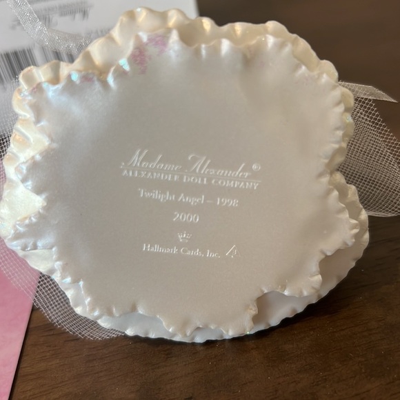Madame Alexander Angel #3-2000 - Picture 3 of 12